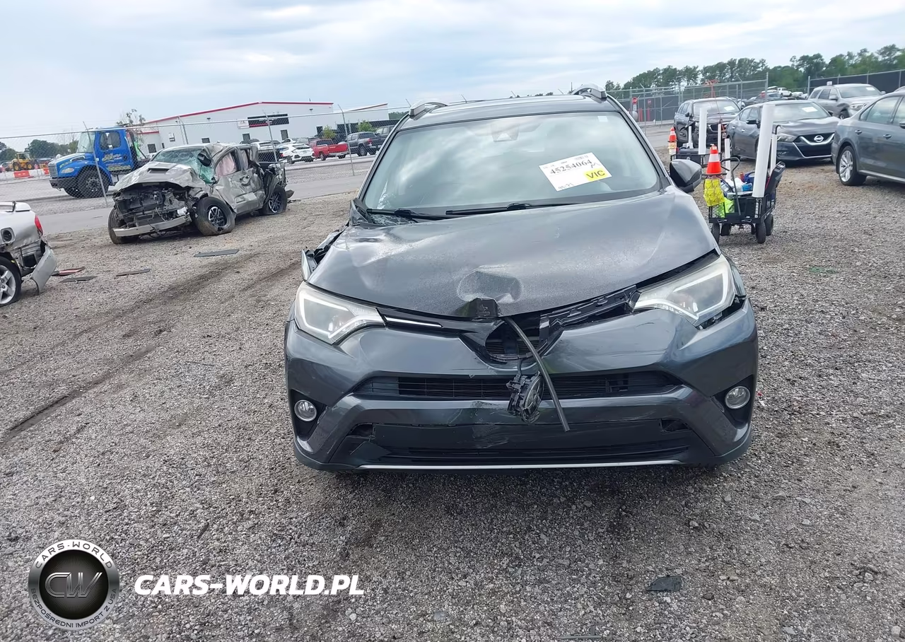 2018 Toyota Rav4 Xle VIN:JTMWFREV8JD125937 - 13
