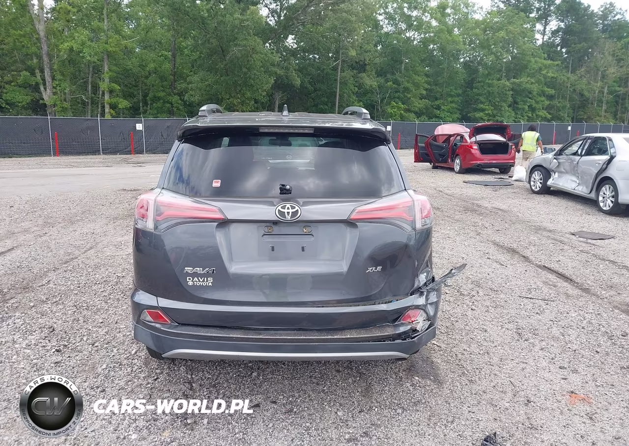 2018 Toyota Rav4 Xle VIN:JTMWFREV8JD125937 - 17