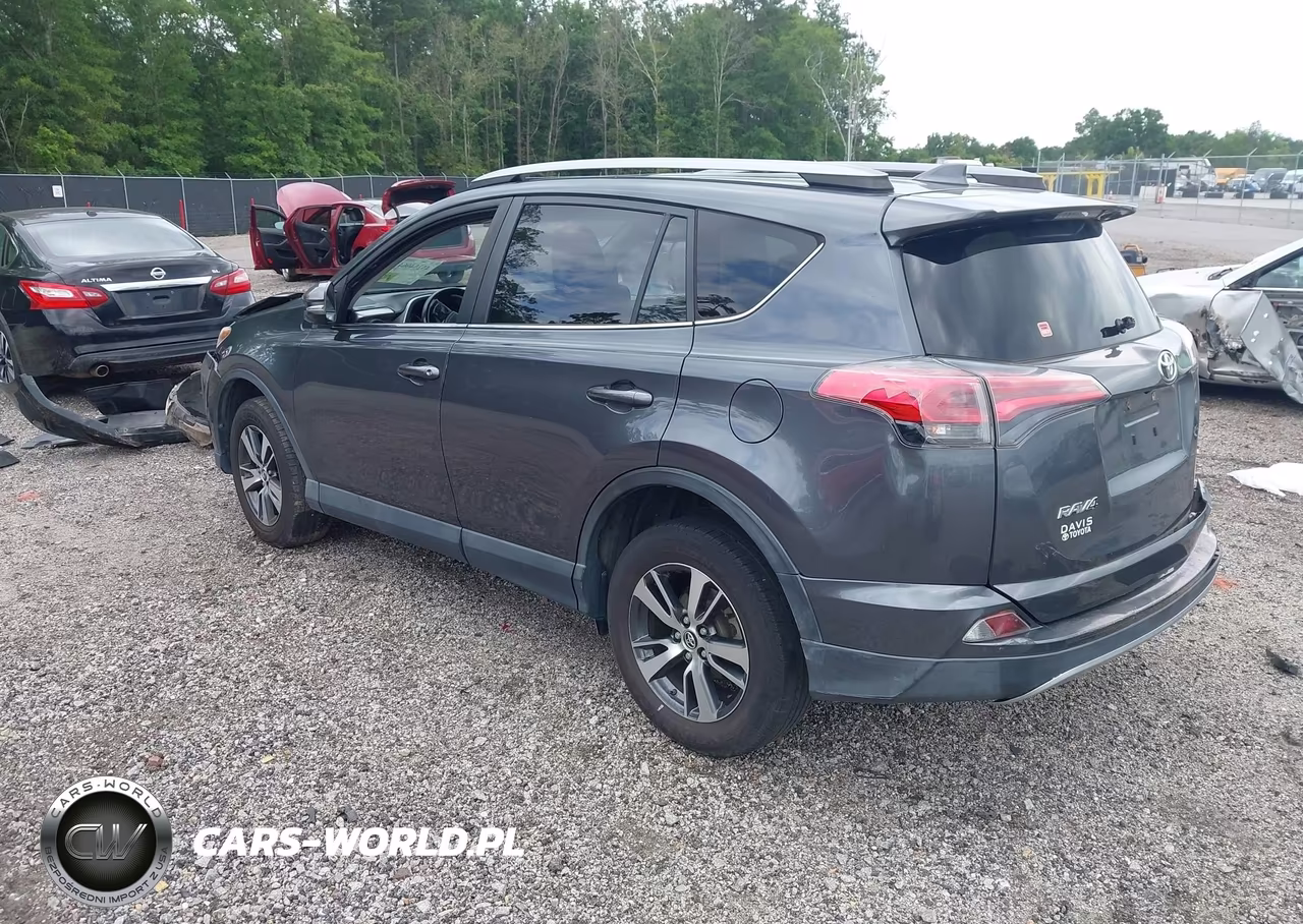 2018 Toyota Rav4 Xle VIN:JTMWFREV8JD125937 - 3