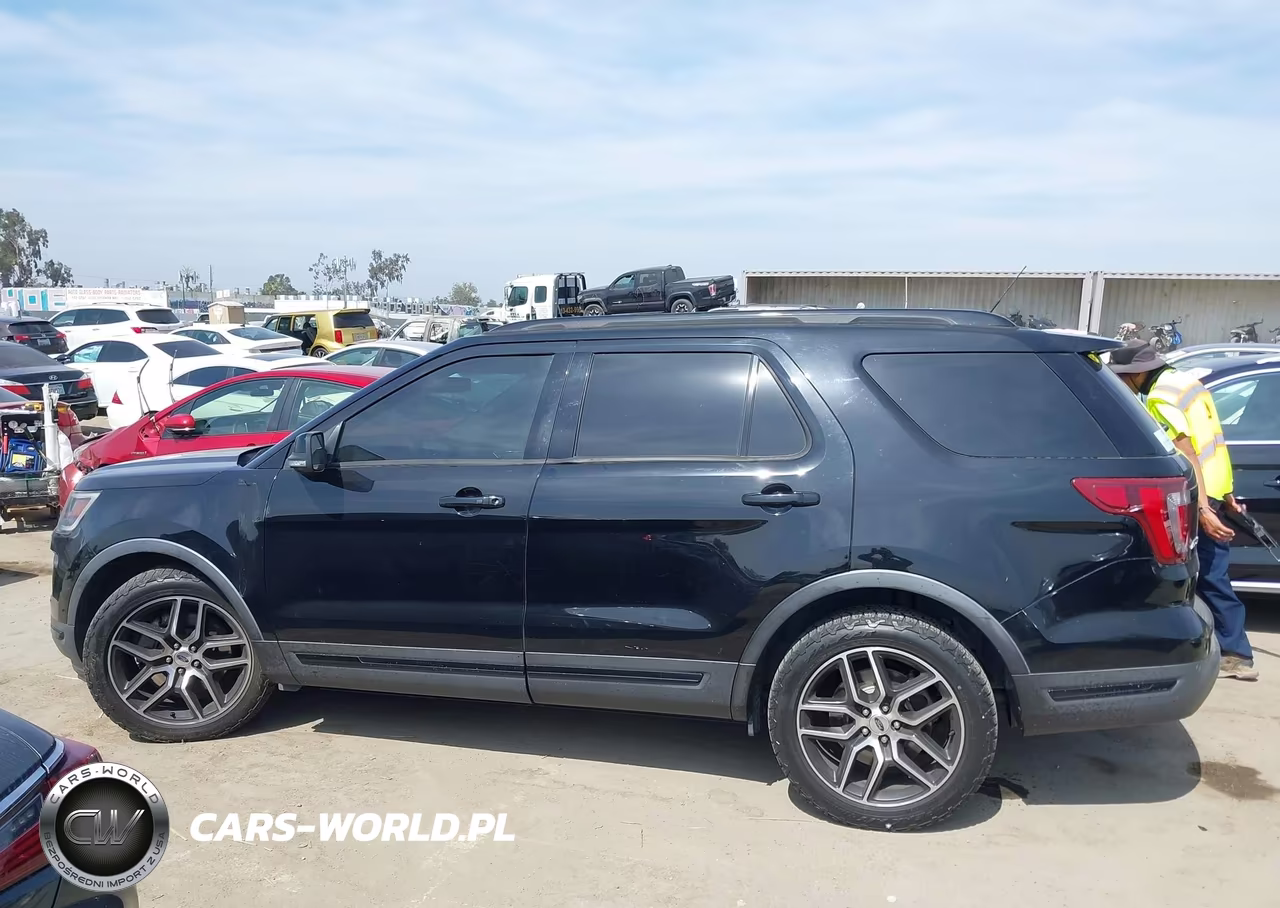 2018 Ford Explorer Sport VIN:1FM5K8GT1JGC28107 - 14