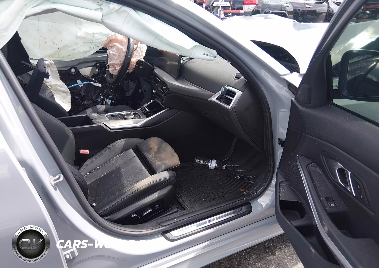 2025 BMW 330I VIN:3MW69CW07S8F10487 - 5