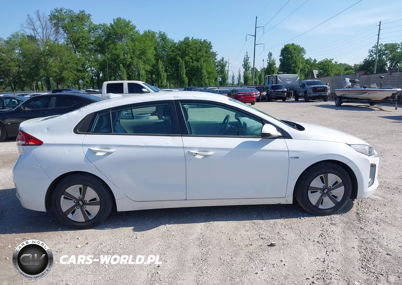 2020 Hyundai Ioniq Hybrid Blue VIN:KMHC65LC1LU186428 - 13