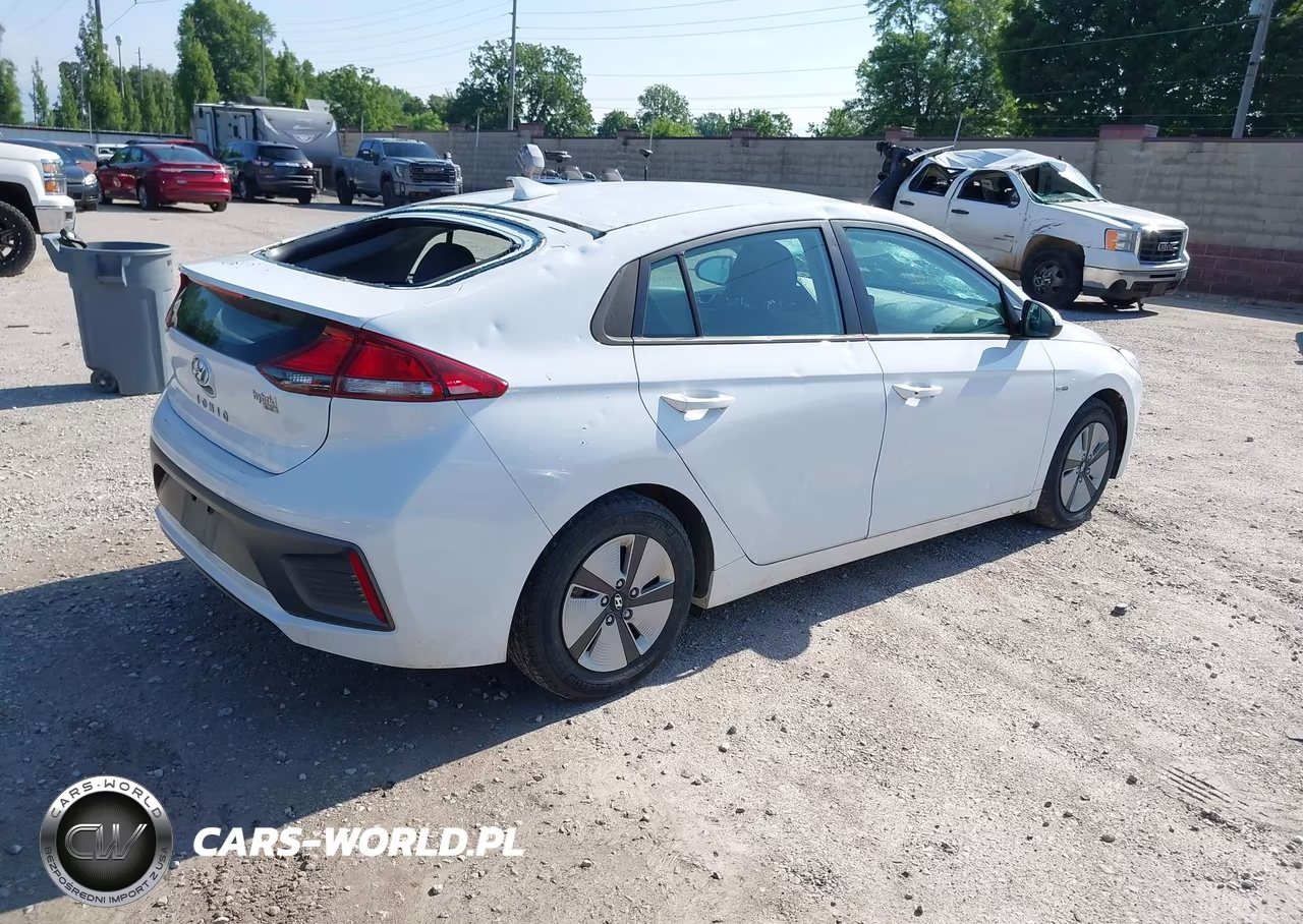 2020 Hyundai Ioniq Hybrid Blue VIN:KMHC65LC1LU186428 - 4
