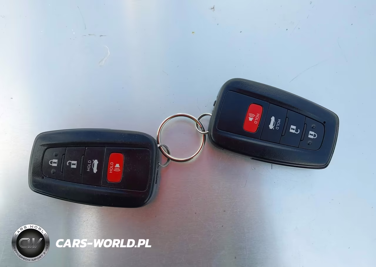 2018 Toyota Camry Le VIN:4T1B11HK0JU523932 - 11