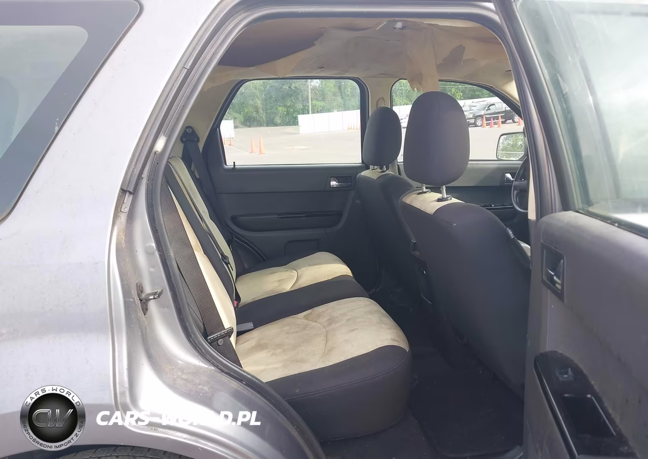 2008 Mazda Tribute I Sport VIN:4F2CZ02Z08KM06083 - 8