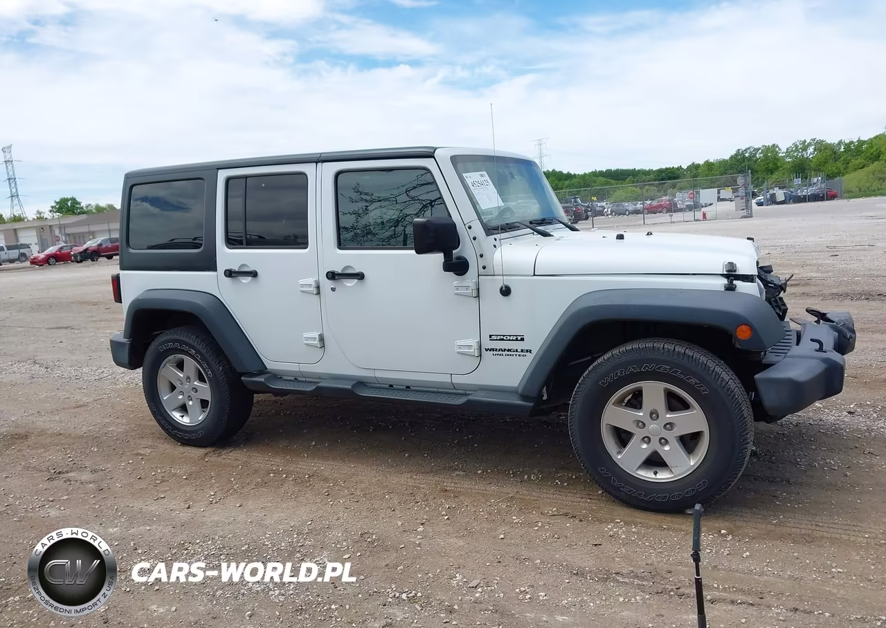 2015 Jeep Wrangler Unlimited Sport VIN:1C4BJWDG5FL763056 - 13