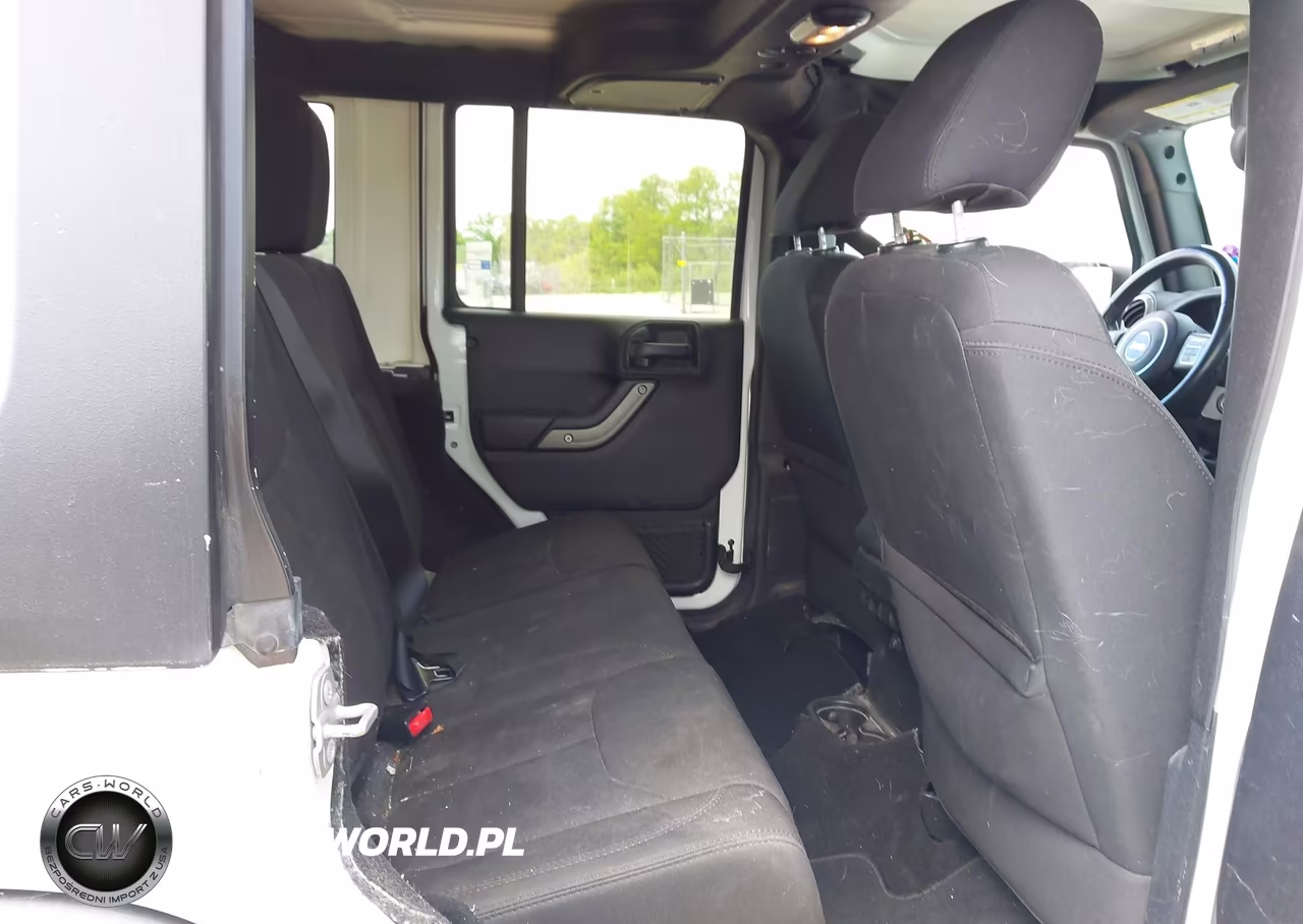 2015 Jeep Wrangler Unlimited Sport VIN:1C4BJWDG5FL763056 - 8