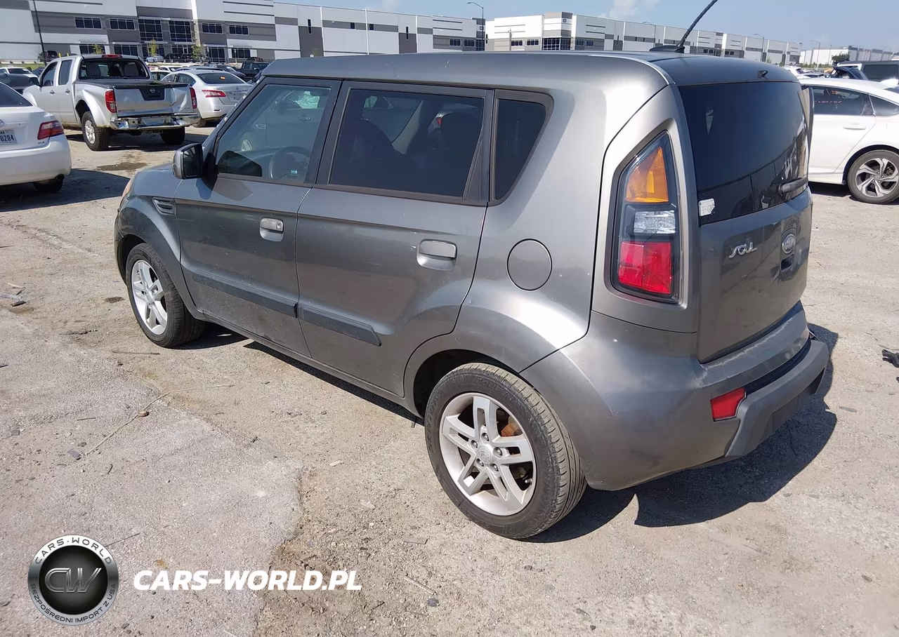 2010 Kia Soul + VIN:KNDJT2A27A7030662 - 3