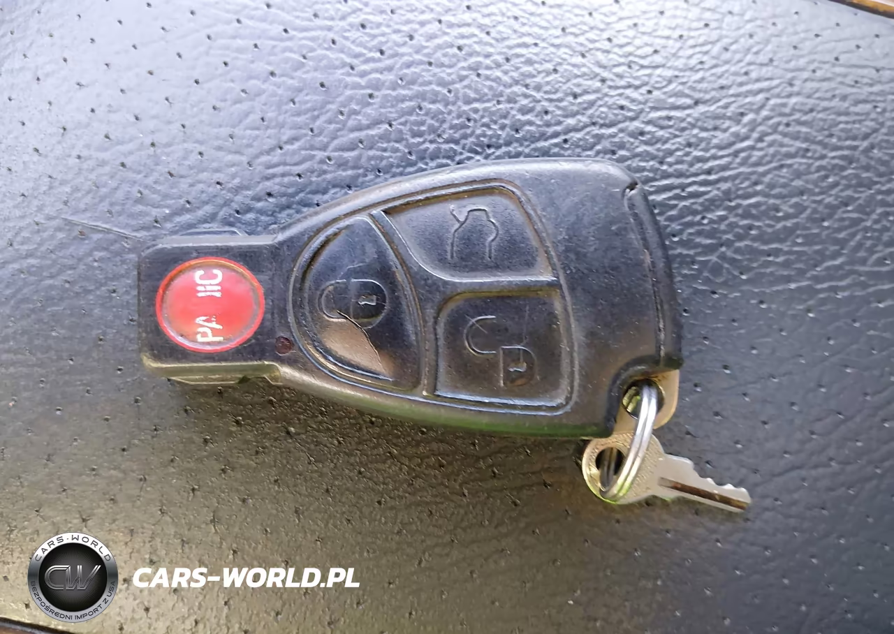 2002 Mercedes-Benz C 240 VIN:WDBRF61J22F199907 - 11
