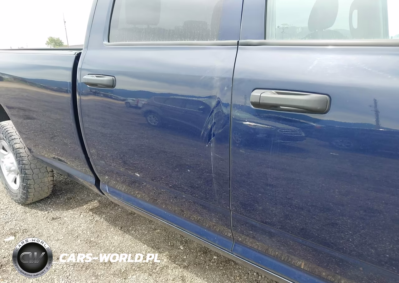 2018 Ram 3500 Tradesman 4X4 8' Box VIN:3C63R3GLXJG324615 - 16