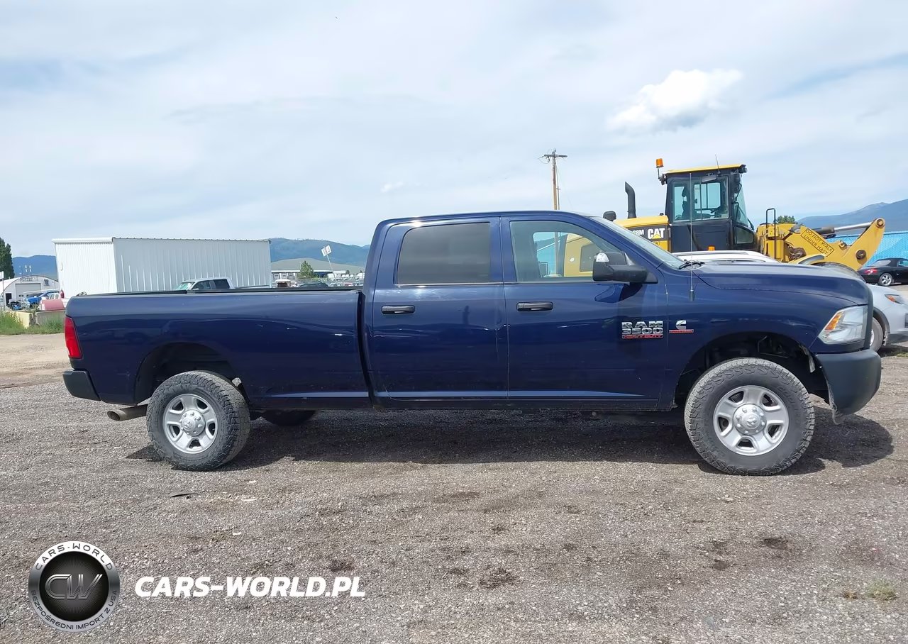 2018 Ram 3500 Tradesman 4X4 8' Box VIN:3C63R3GLXJG324615 - 18