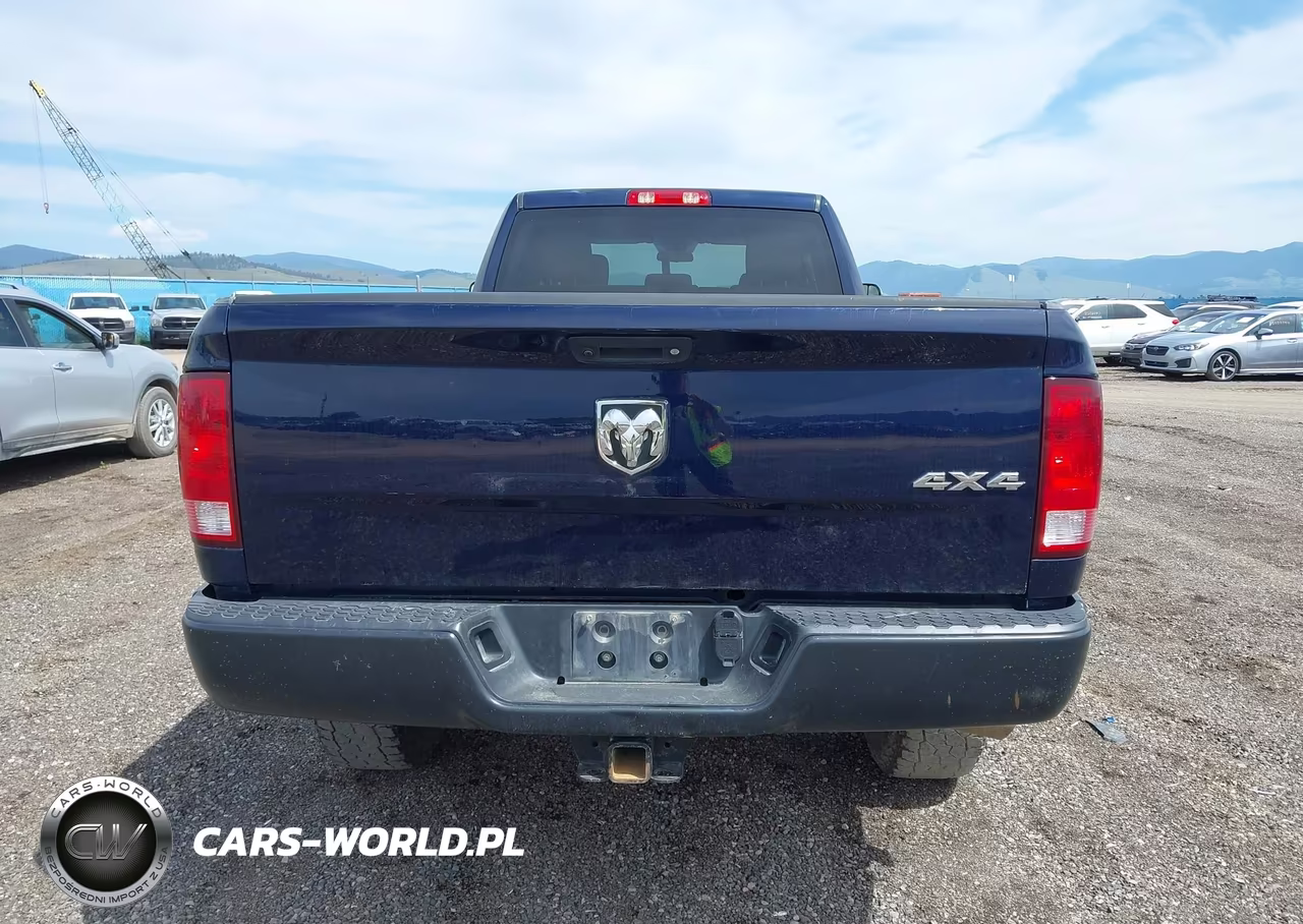 2018 Ram 3500 Tradesman 4X4 8' Box VIN:3C63R3GLXJG324615 - 21