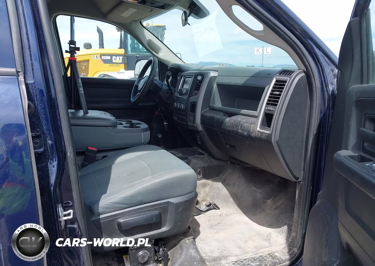 2018 Ram 3500 Tradesman 4X4 8' Box VIN:3C63R3GLXJG324615 - 5