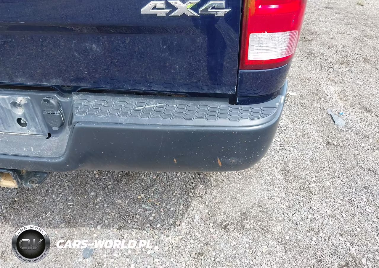 2018 Ram 3500 Tradesman 4X4 8' Box VIN:3C63R3GLXJG324615 - 6