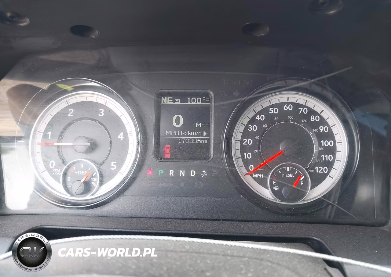 2018 Ram 3500 Tradesman 4X4 8' Box VIN:3C63R3GLXJG324615 - 7