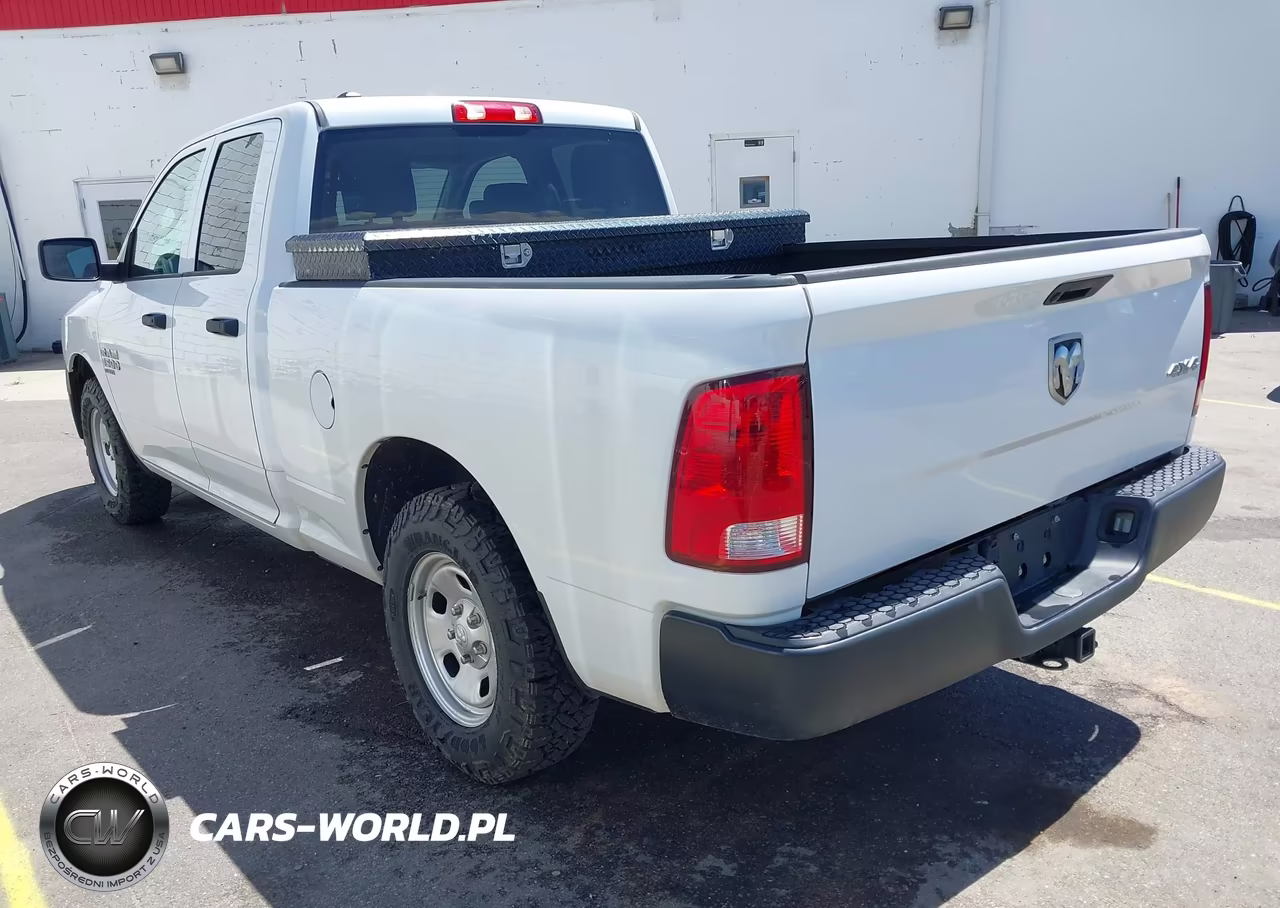 2020 Ram 1500 Classic VIN:1C6RR7FG6LS156540 - 3