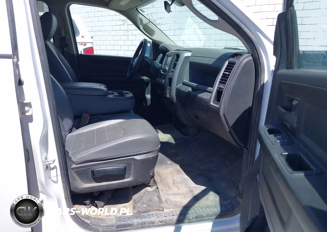 2020 Ram 1500 Classic VIN:1C6RR7FG6LS156540 - 5