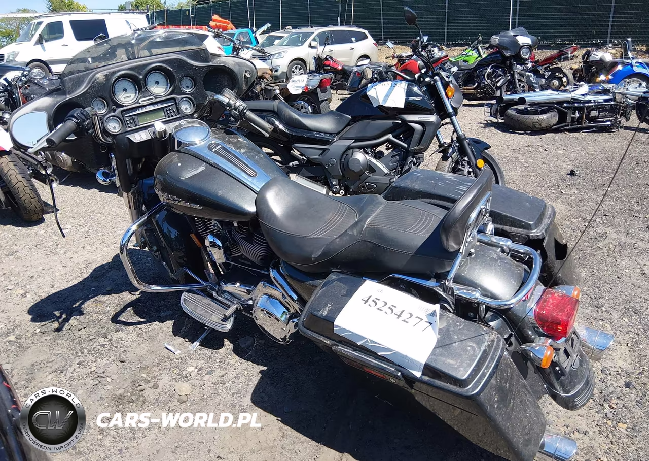 2007 Harley-Davidson Flhx VIN:1HD1KB4177Y666991 - 3