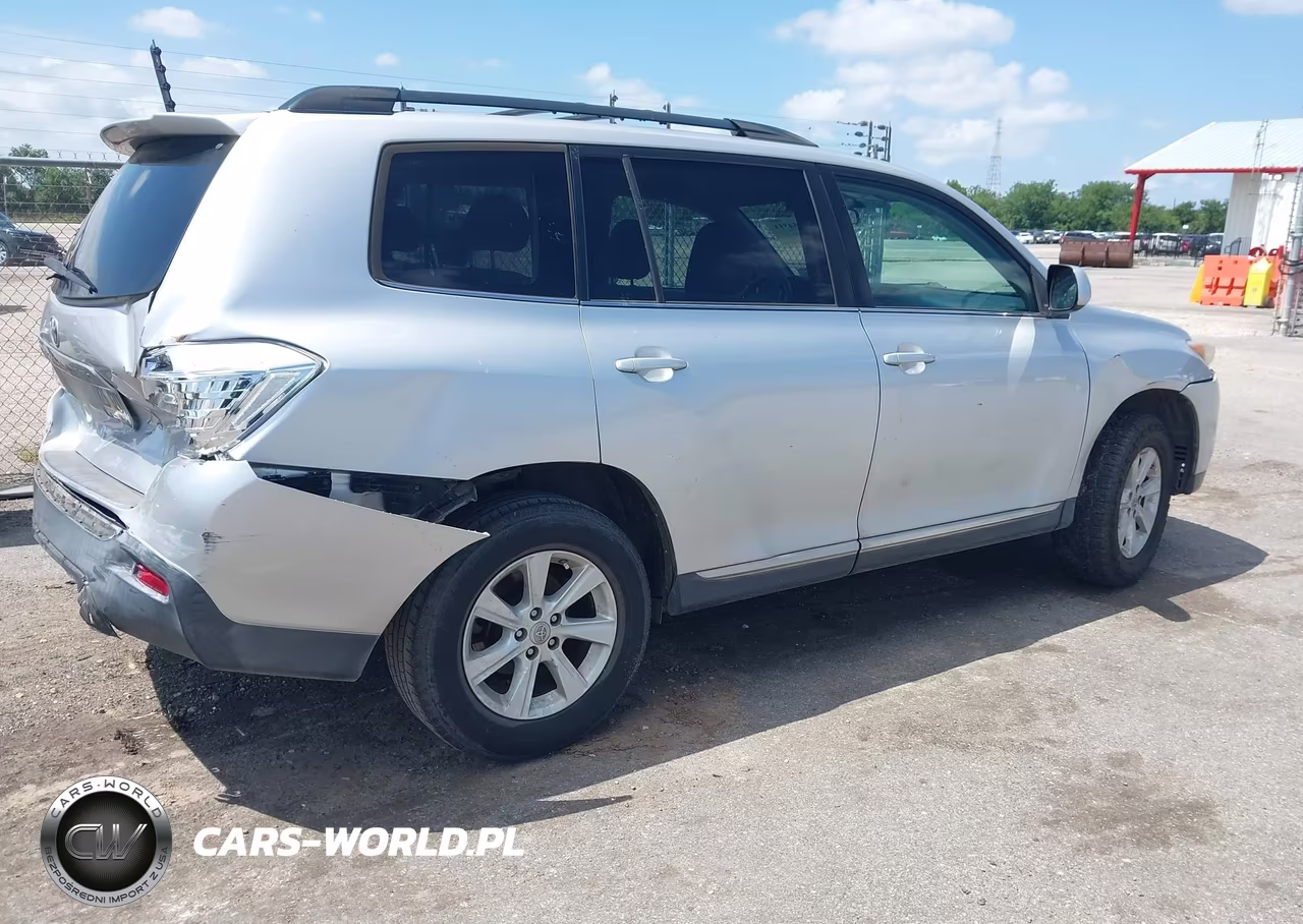 2013 Toyota Highlander Base Plus VIN:5TDZA3EH1DS033029 - 4