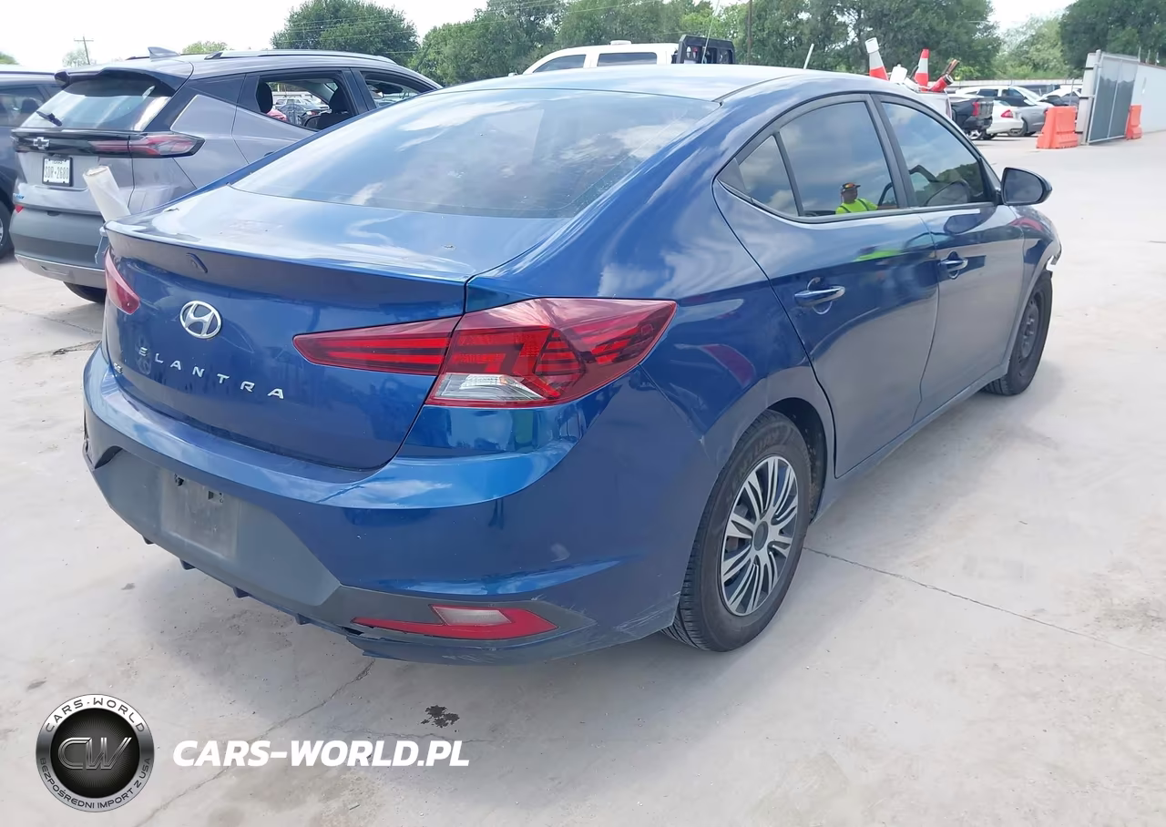 2019 Hyundai Elantra Se VIN:5NPD74LF4KH482899 - 4