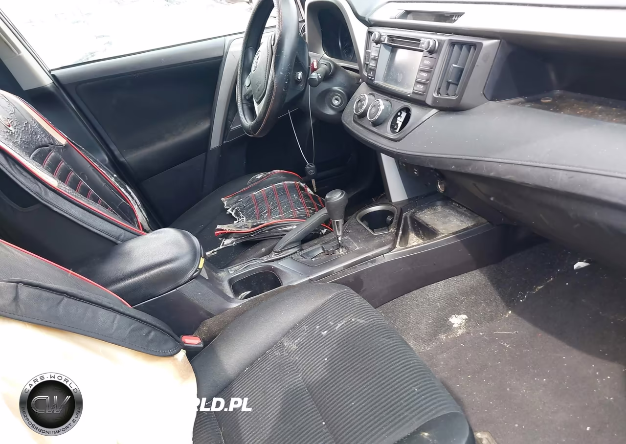 2018 Toyota Rav4 Le VIN:2T3ZFREV0JW441557 - 5
