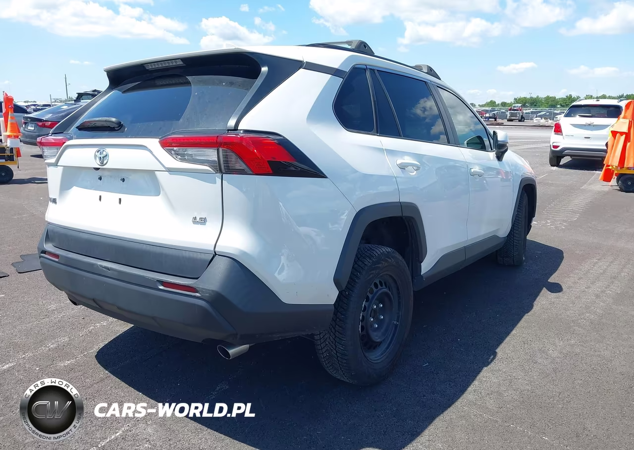 2020 Toyota Rav4 Le VIN:2T3K1RFV8LW072142 - 4