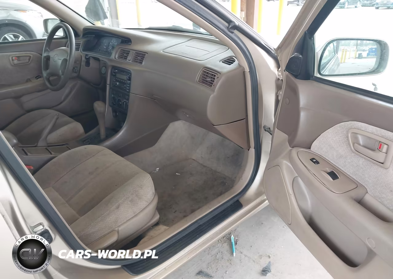 2000 Toyota Camry Le VIN:JT2BG22K4Y0514260 - 5