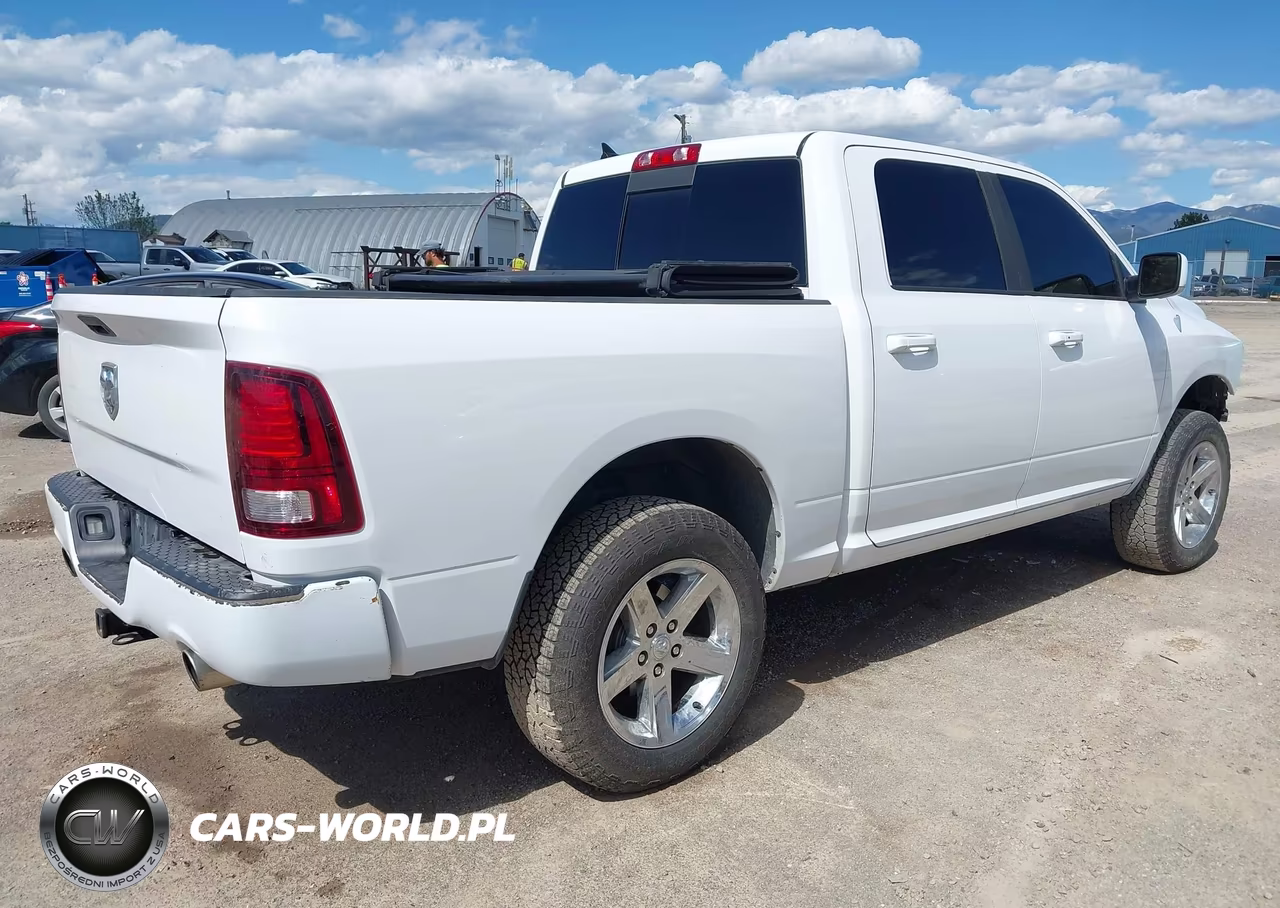 2014 Ram 1500 Sport VIN:1C6RR7MT8ES110923 - 4