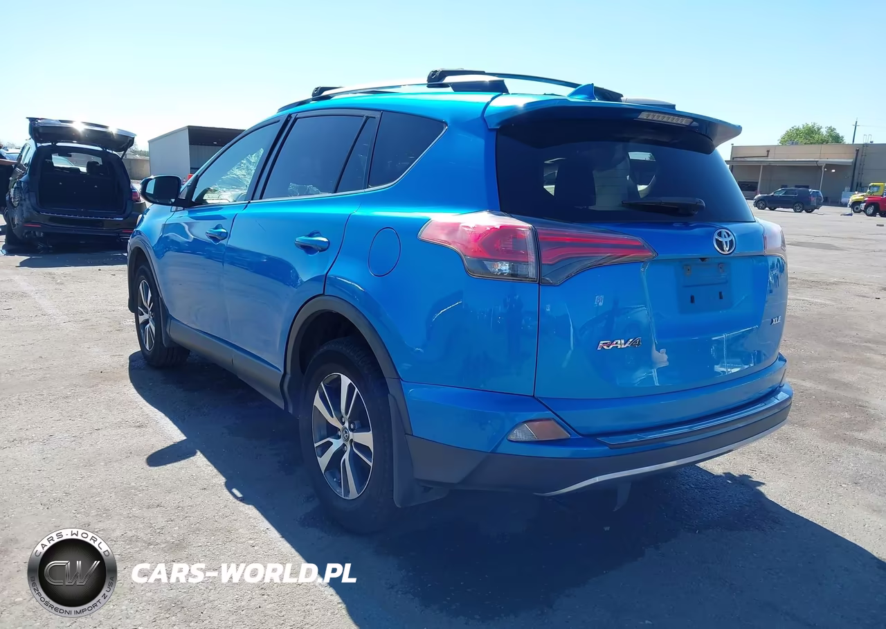 2017 Toyota Rav4 Xle VIN:JTMWFREV6HD108189 - 3