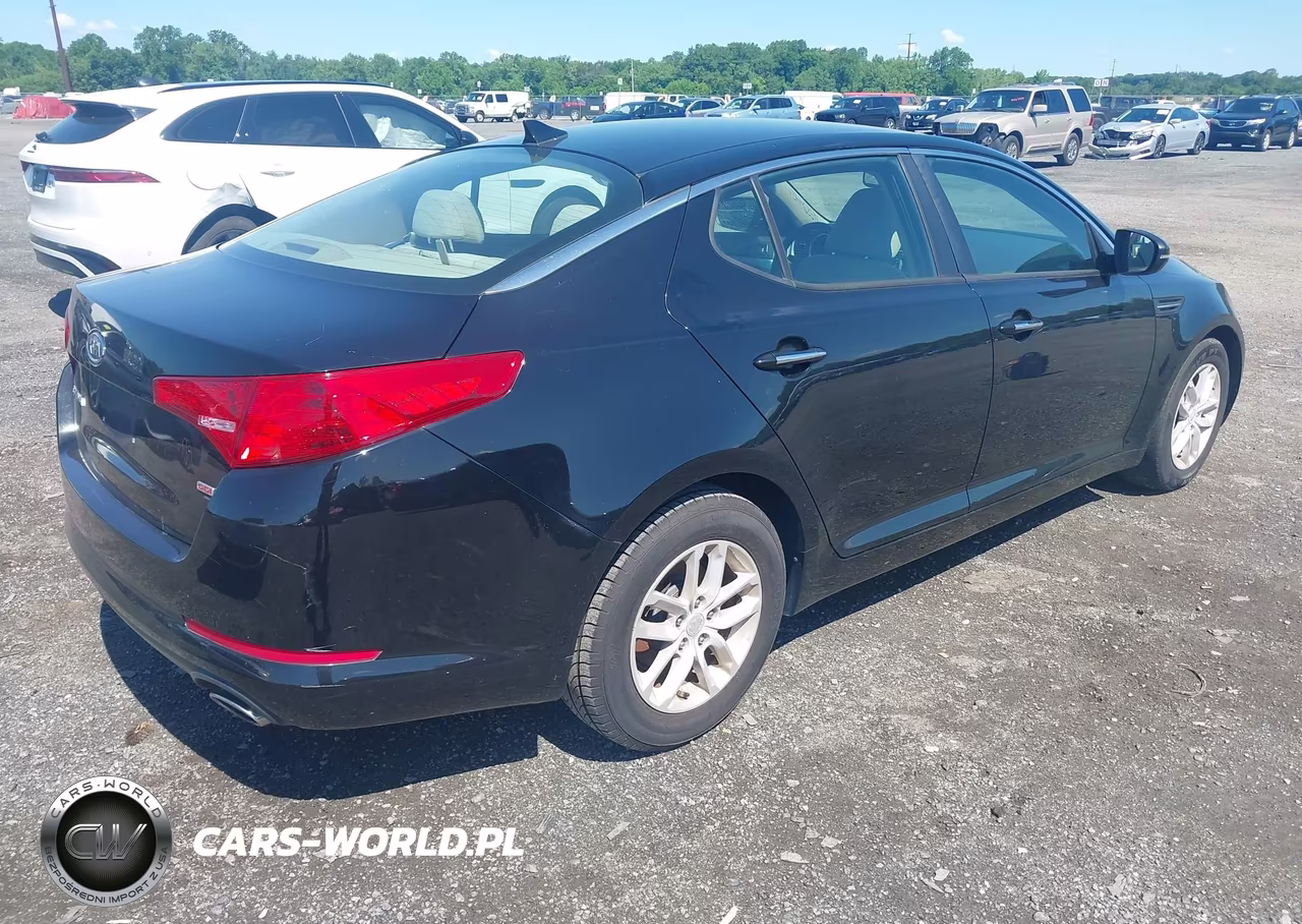 2012 Kia Optima Lx VIN:5XXGM4A7XCG061512 - 4