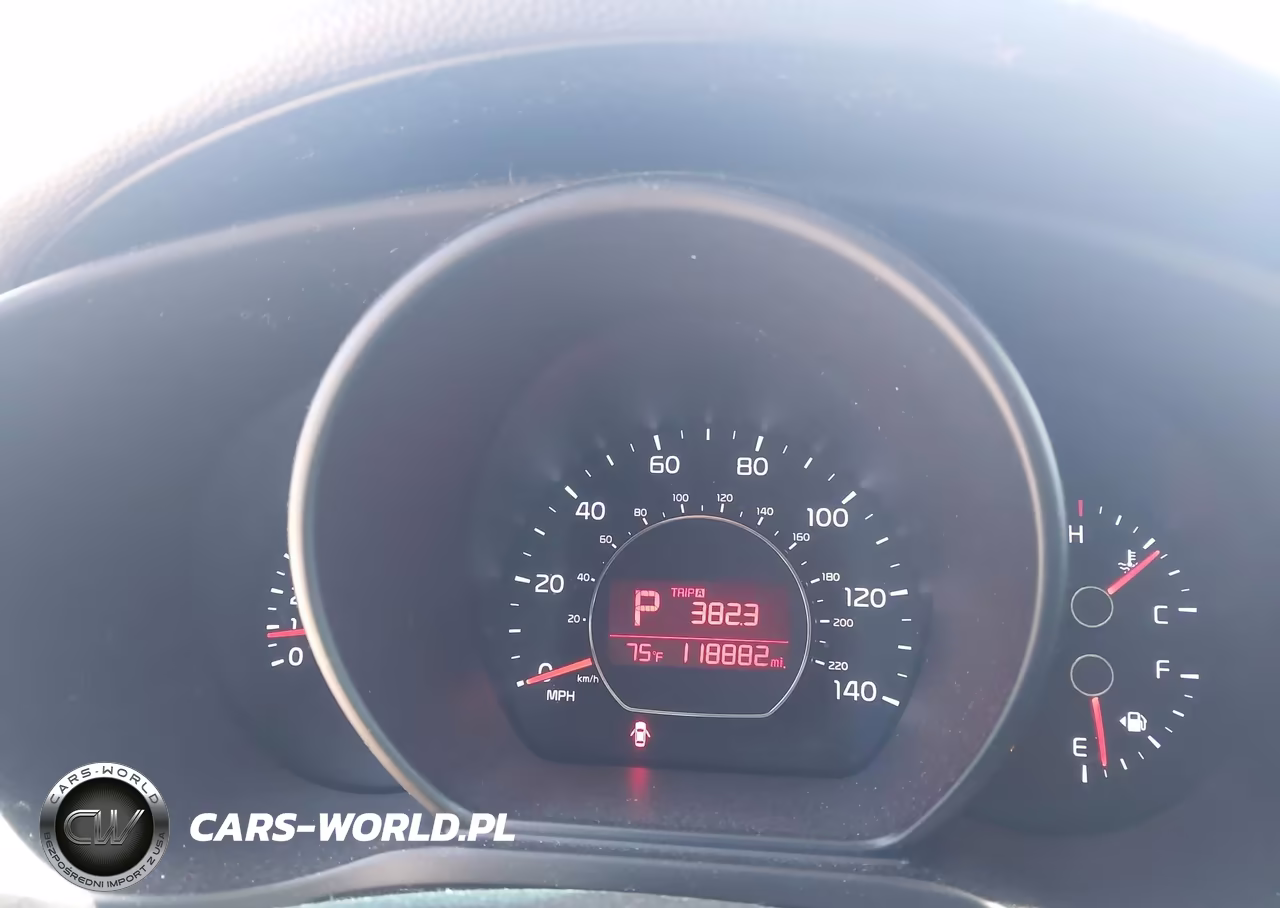 2015 Kia Soul + VIN:KNDJP3A5XF7181930 - 7