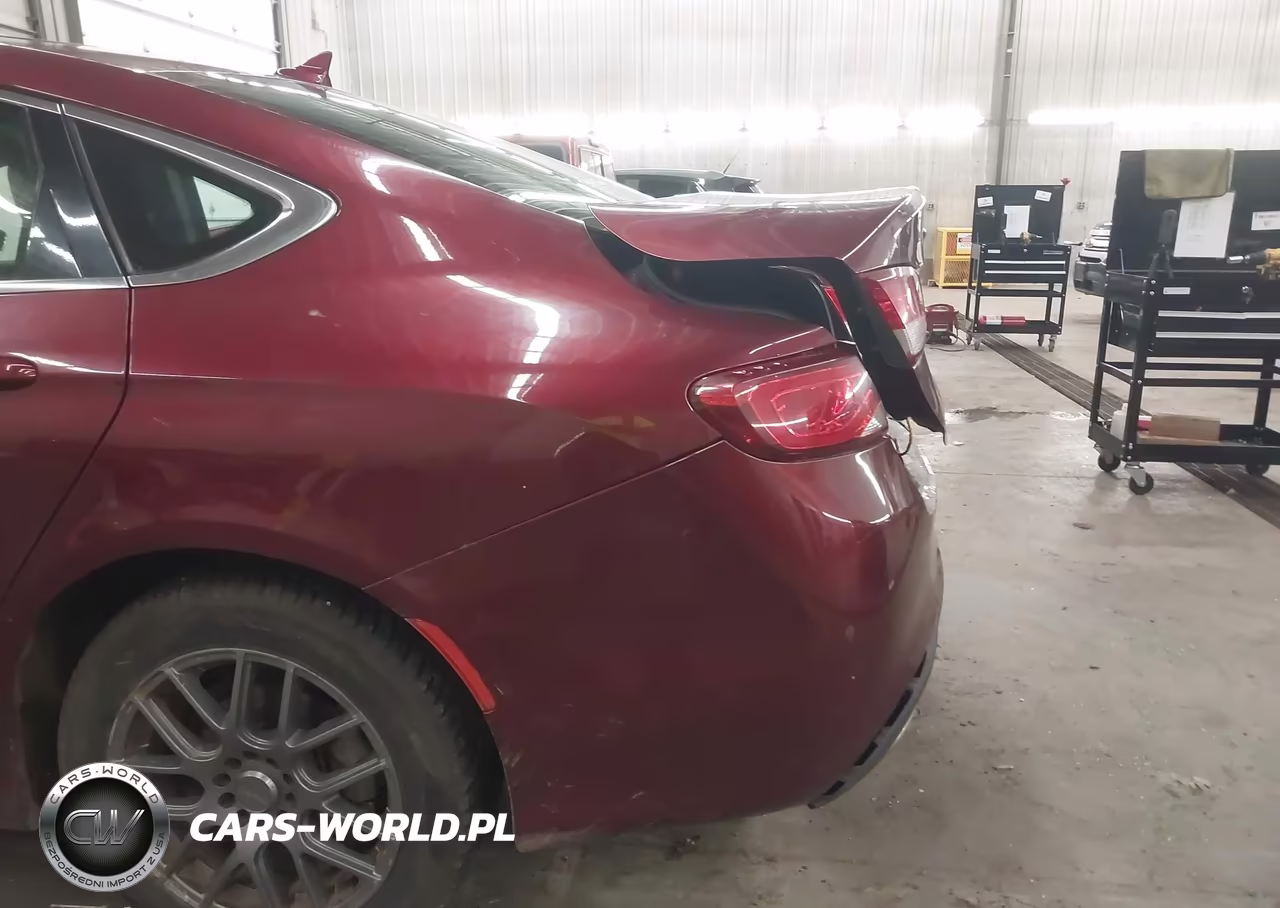 2015 Chrysler 200 C VIN:1C3CCCCBXFN564712 - 13