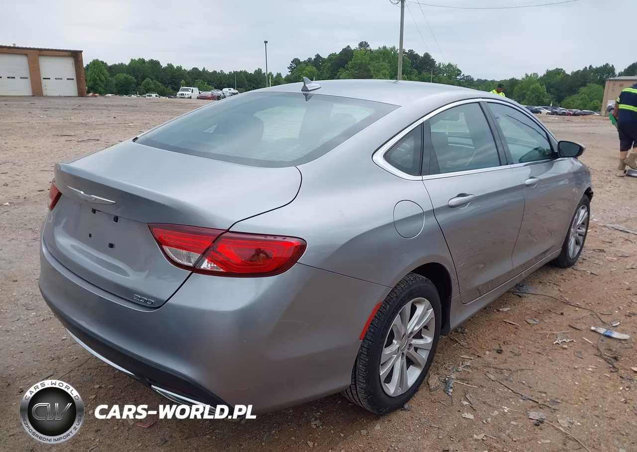2015 Chrysler 200 Limited VIN:1C3CCCAG8FN737688 - 4
