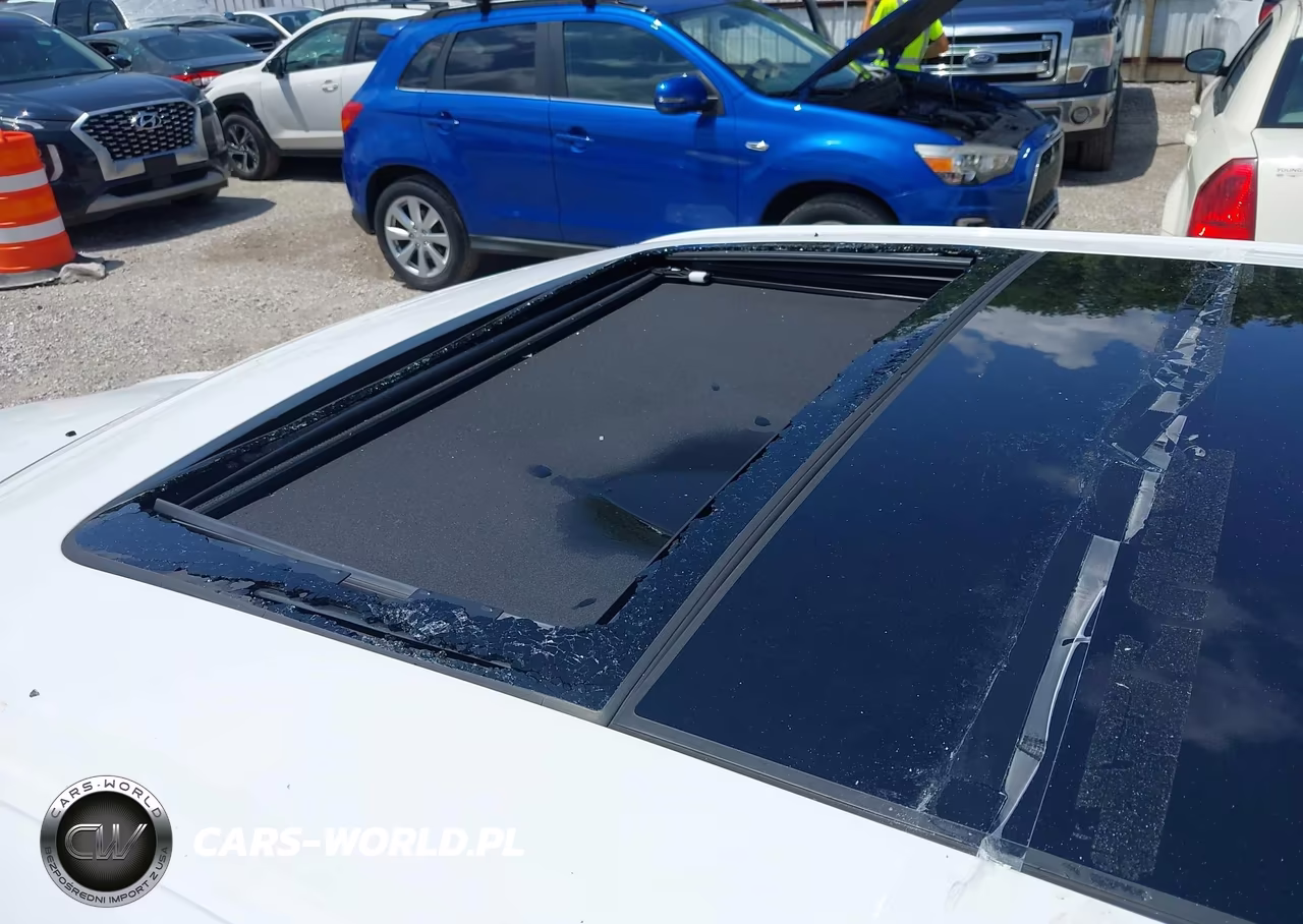 2018 Chrysler 300 300S VIN:2C3CCABG1JH264236 - 17