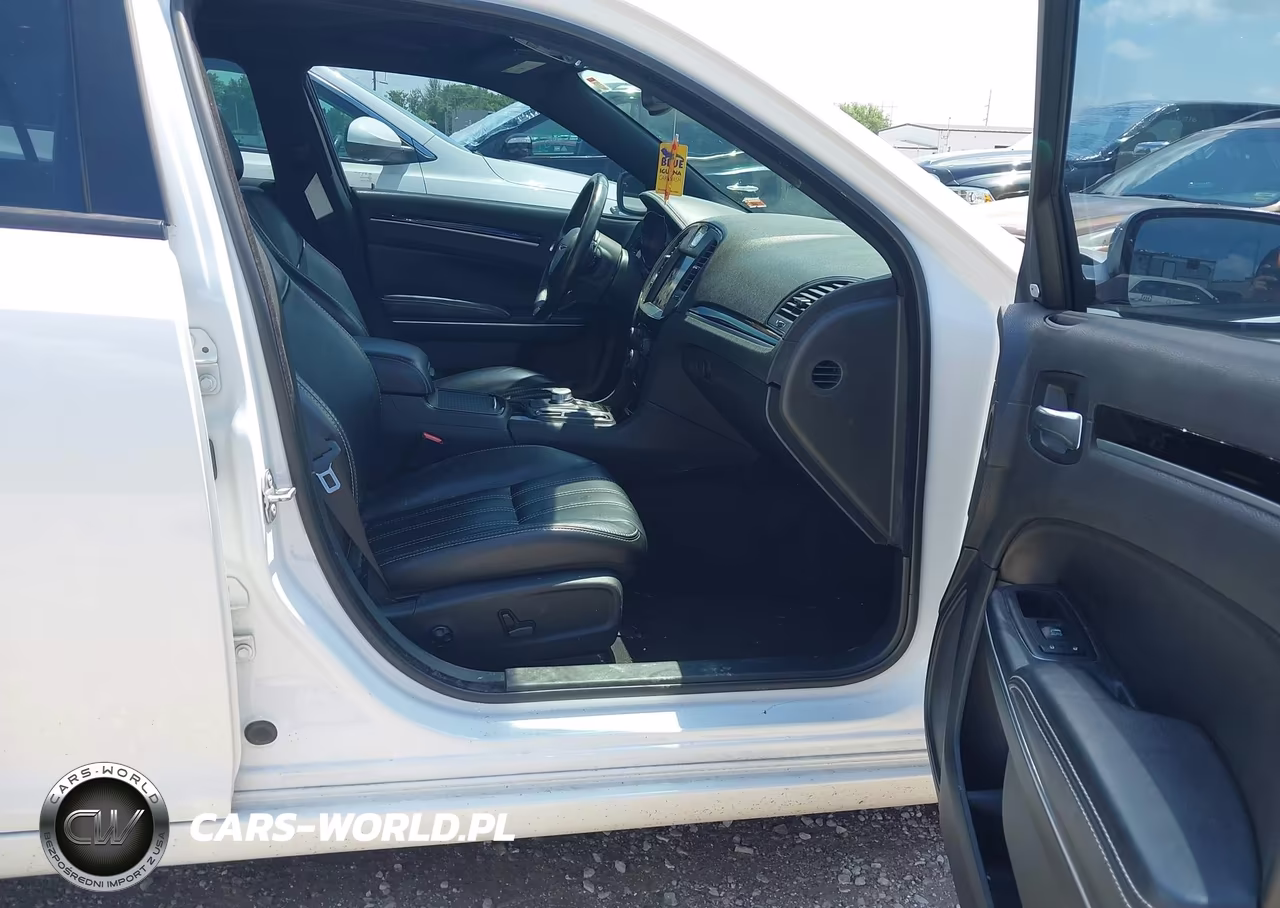 2018 Chrysler 300 300S VIN:2C3CCABG1JH264236 - 5