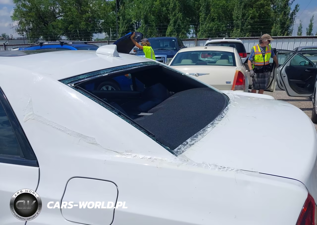 2018 Chrysler 300 300S VIN:2C3CCABG1JH264236 - 6