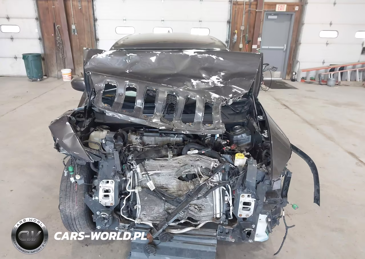 2018 Jeep Cherokee Latitude Plus VIN:1C4PJMLB2JD527340 - 12