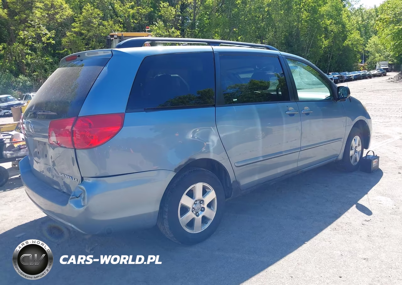 2010 Toyota Sienna Le VIN:5TDKK4CC3AS333209 - 4