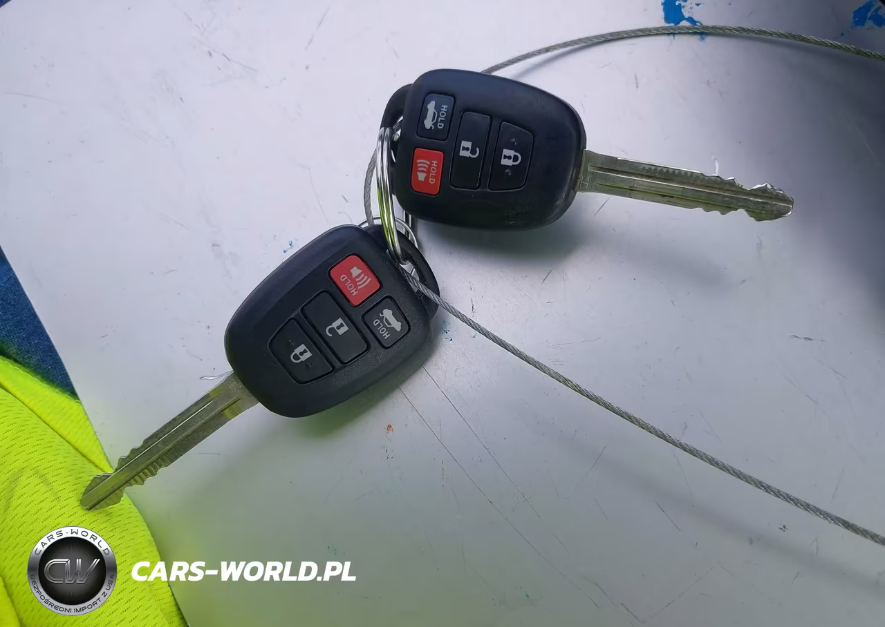 2018 Toyota Corolla Le VIN:2T1BURHE1JC083611 - 11