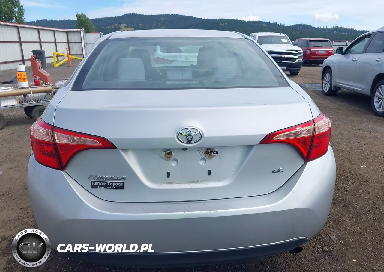 2018 Toyota Corolla Le VIN:2T1BURHE1JC083611 - 16