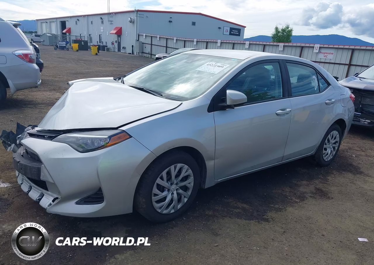 2018 Toyota Corolla Le VIN:2T1BURHE1JC083611 - 2
