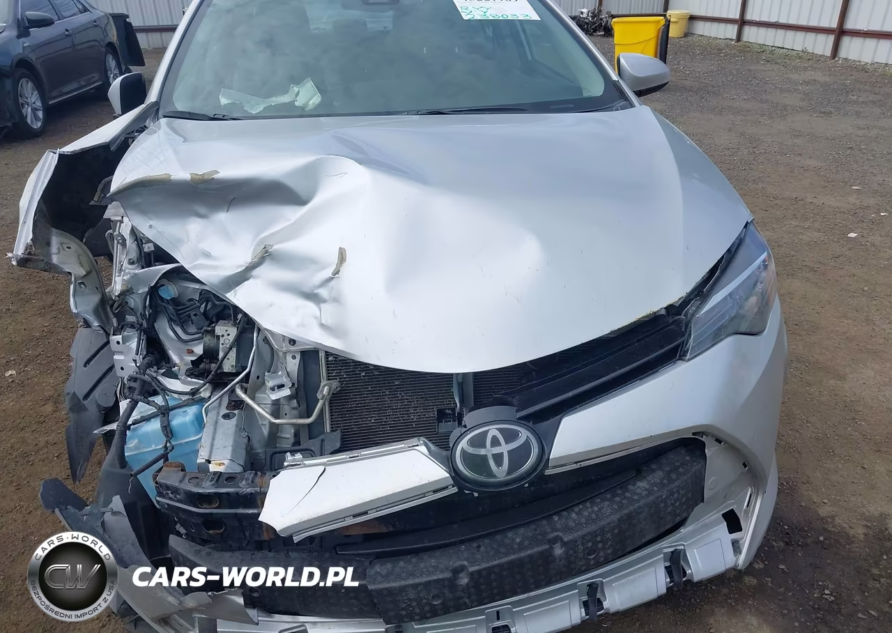 2018 Toyota Corolla Le VIN:2T1BURHE1JC083611 - 6
