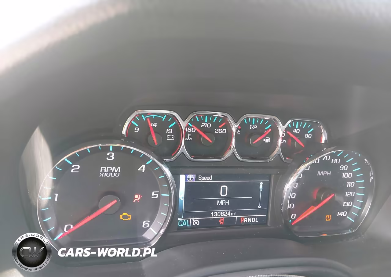 2019 Chevrolet Suburban Lt VIN:1GNSKHKC2KR338109 - 7