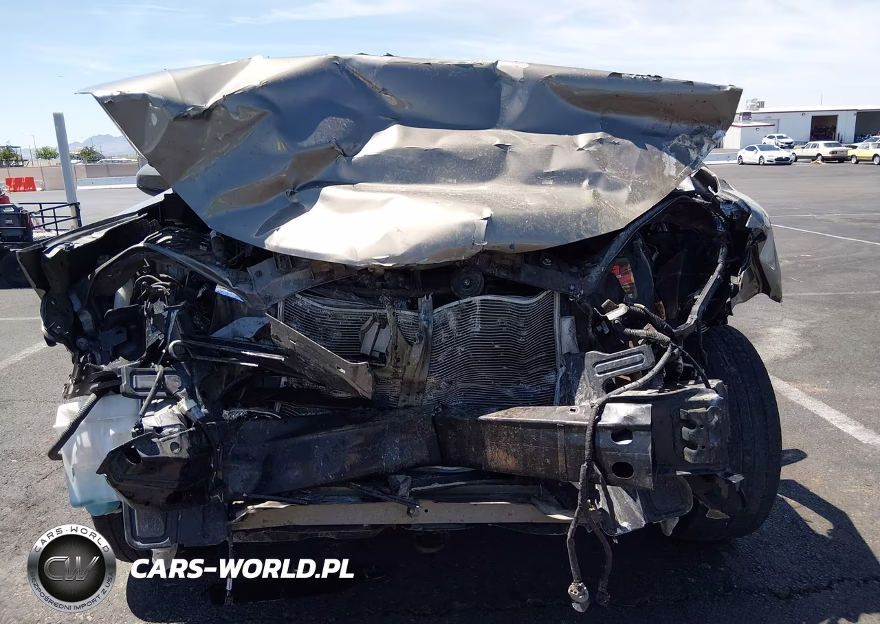 2018 Toyota Corolla Le VIN:5YFBURHE5JP765021 - 13
