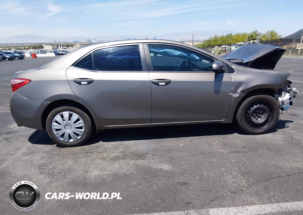 2018 Toyota Corolla Le VIN:5YFBURHE5JP765021 - 14