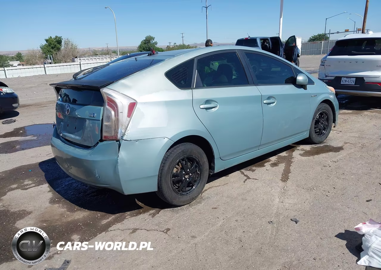 2013 Toyota Prius Two VIN:JTDKN3DU4D5572920 - 4