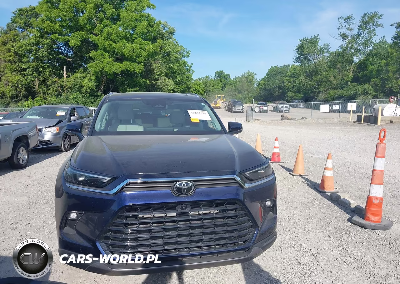 2026 Toyota Grand Highlander Hybrid Limited VIN:5TDACAB50TS082808 - 13