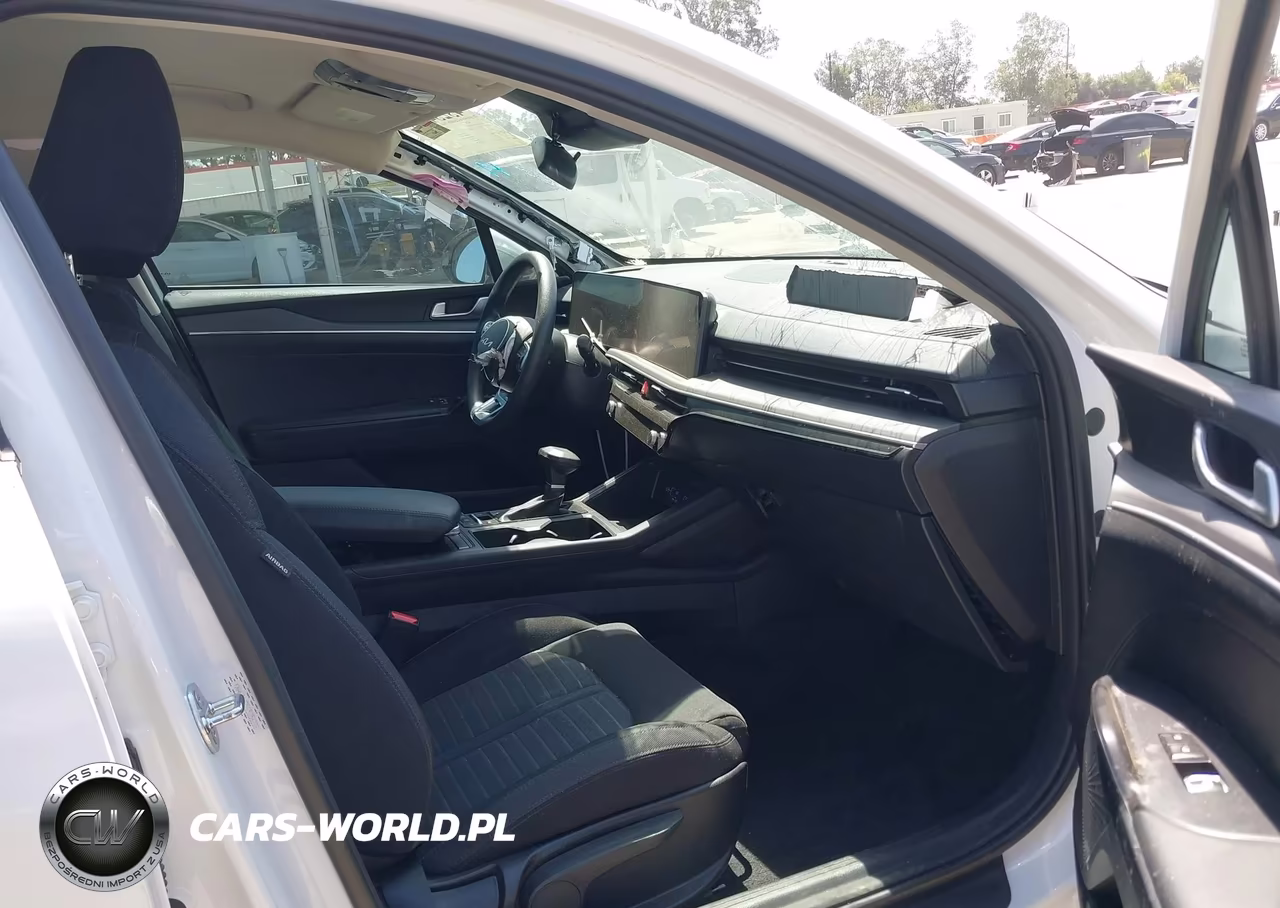 2025 Kia K5 Lxs VIN:KNAG24J75S5358208 - 5