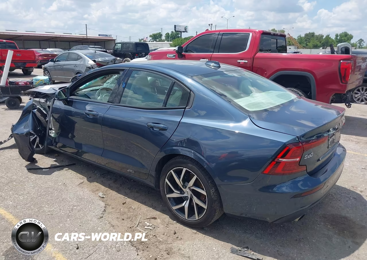 2020 Volvo S60 Momentum VIN:7JR102FKXLG046800 - 3