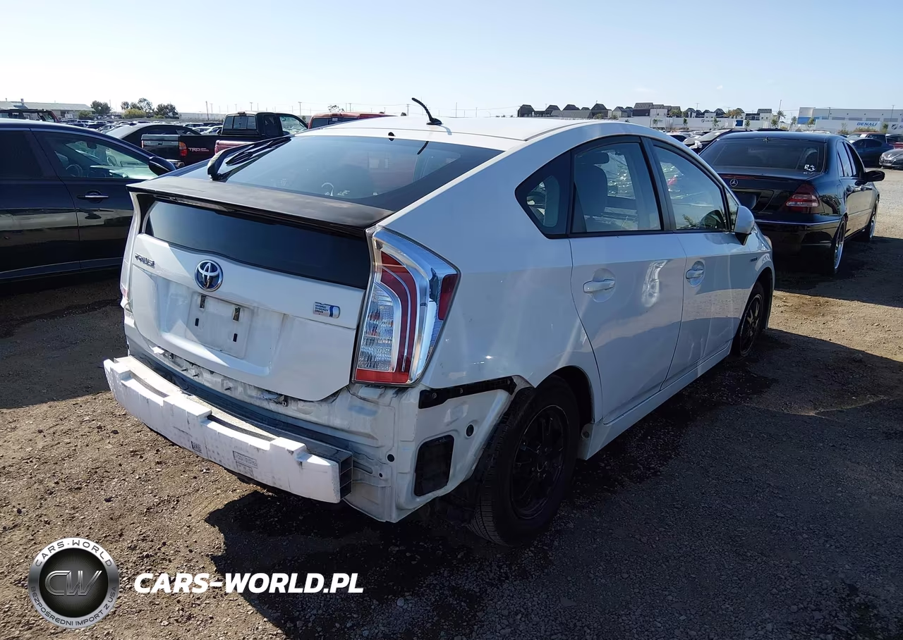 2013 Toyota Prius Two VIN:JTDKN3DUXD5651752 - 4